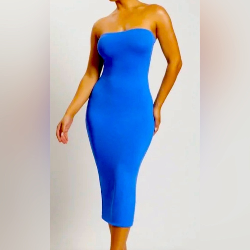 MESHKI STRAPLESS MIDI DRESS